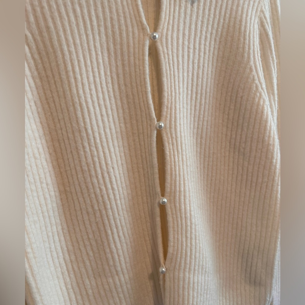 Abercrombie And Fitch Soft Ribbed Texture Collared Cardigan in Creamy White Sz L - Picture 5 of 5